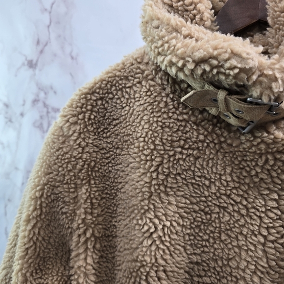 Levis Coat Womens Small Tan Beige Teddy Sherpa Fuzzy Mock Neck Assymetric - Picture 2 of 13